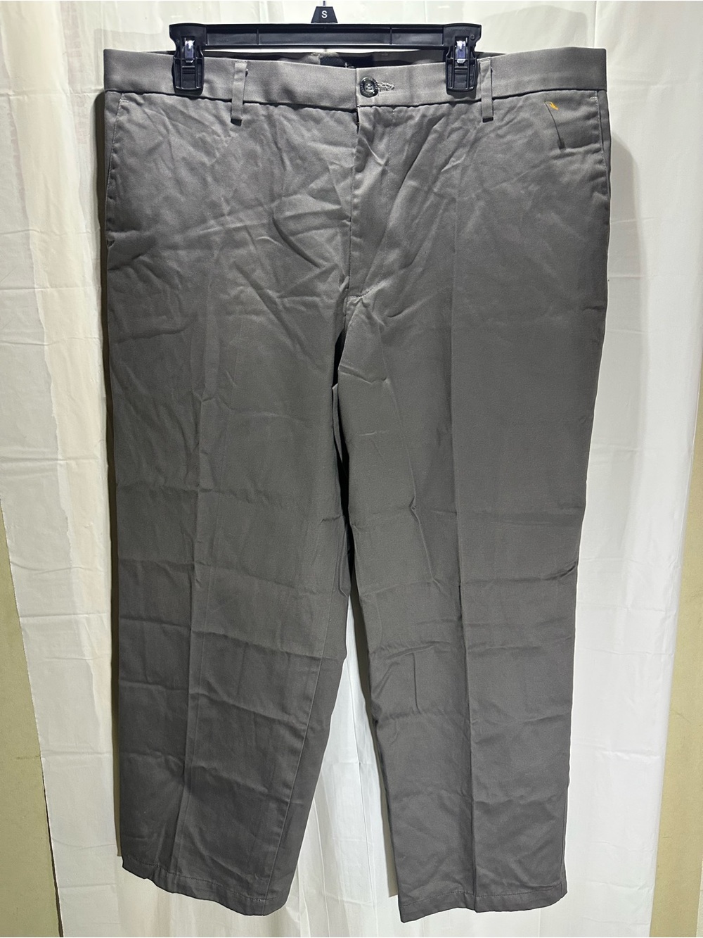 Dockers Men Gray Flat Front Classic Fit Pant Size 38 x 29